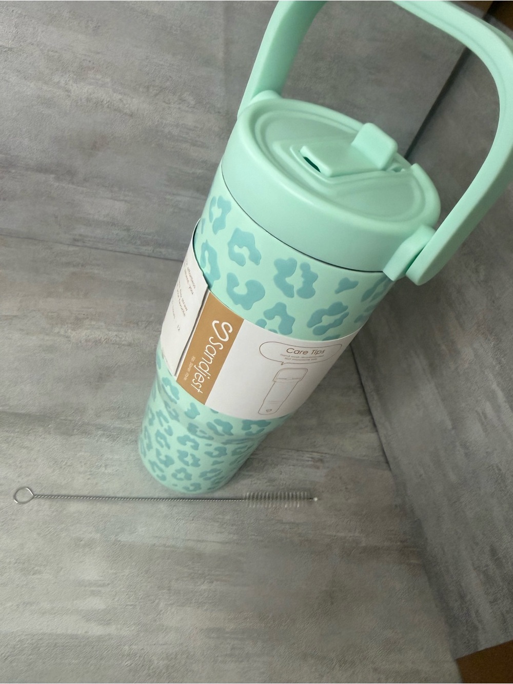 Sandjest TintFlip 30oz Flip Straw Lid Tumbler w/ Handle, Mint Leopard Print